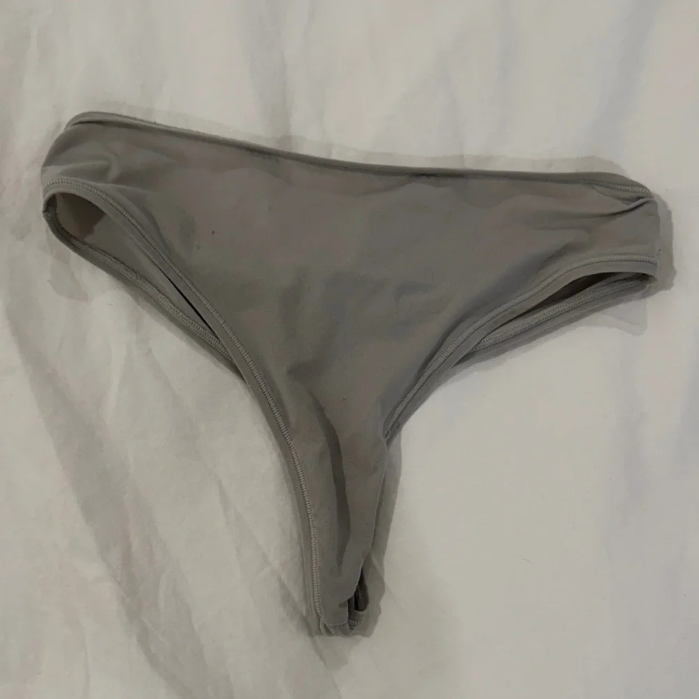 SKIMS Light Gray Thong - Picture 1 of 2